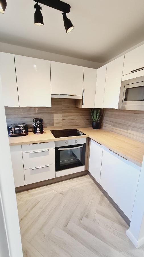 Ferienwohnung Beautiful 2Bed House With Garden, Walking Distance To Town - Free Parking Glasgow Exterior foto
