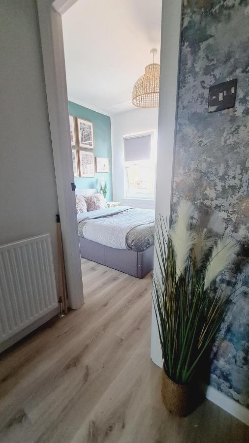 Ferienwohnung Beautiful 2Bed House With Garden, Walking Distance To Town - Free Parking Glasgow Exterior foto